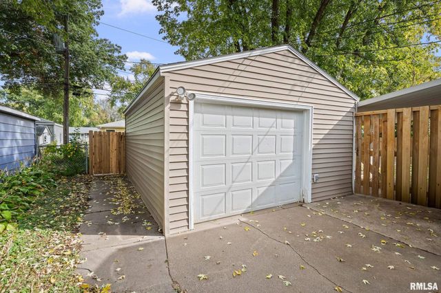 2625 HOLLY Drive, Bettendorf, IA 52722