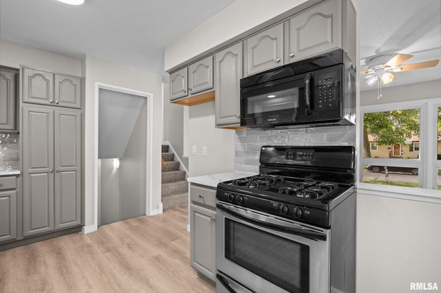 2625 HOLLY Drive, Bettendorf, IA 52722