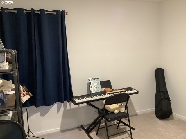 888 BEN BROWN Ln, Woodburn, OR 97071