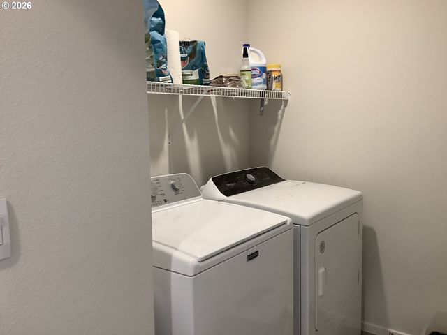 888 BEN BROWN Ln, Woodburn, OR 97071