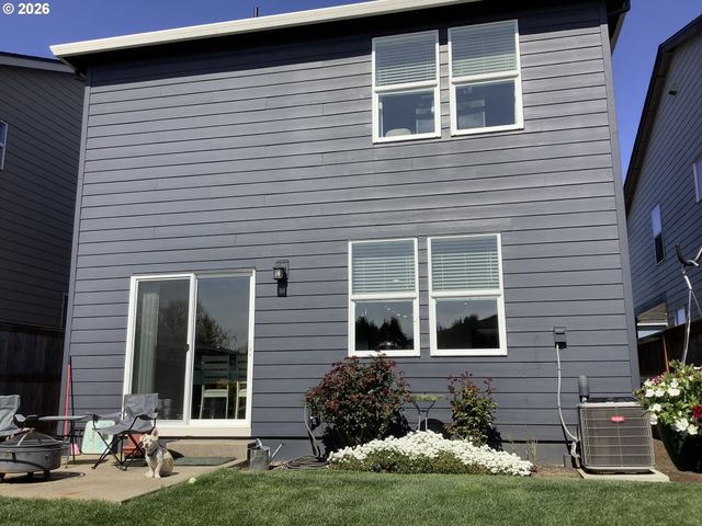 888 BEN BROWN Ln, Woodburn, OR 97071