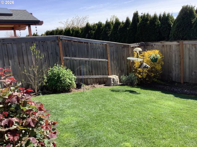 888 BEN BROWN Ln, Woodburn, OR 97071