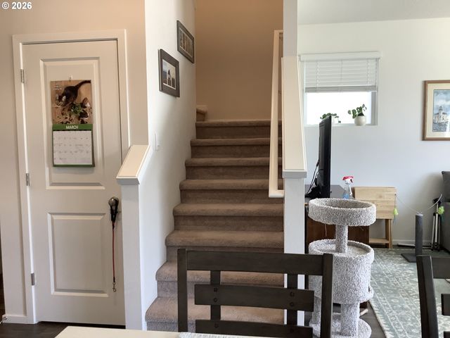 888 BEN BROWN Ln, Woodburn, OR 97071