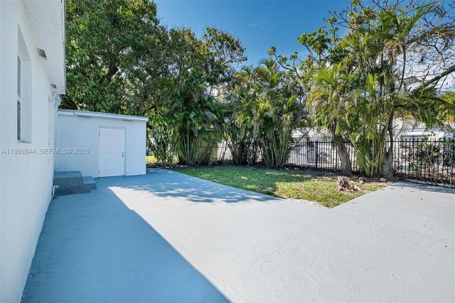 529 NW 42nd St, Miami, FL 33127