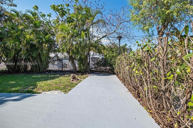 529 NW 42nd St, Miami, FL 33127