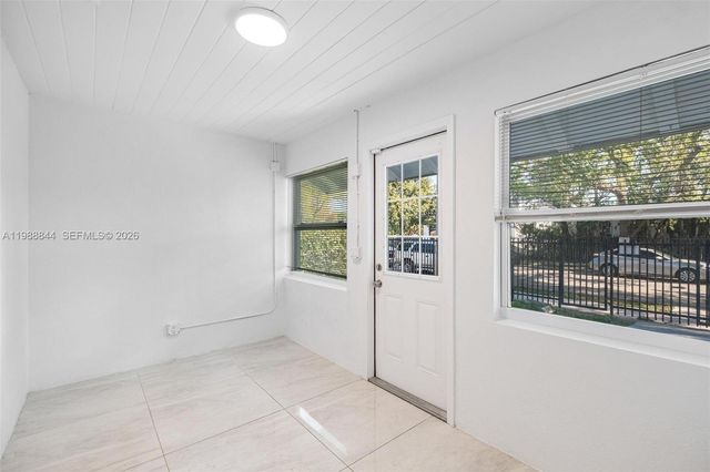 529 NW 42nd St, Miami, FL 33127