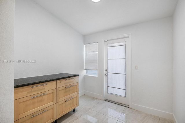 529 NW 42nd St, Miami, FL 33127