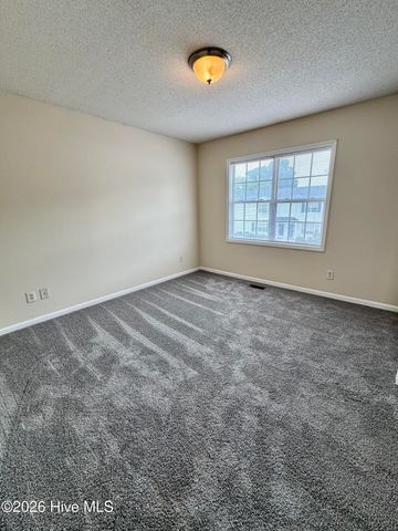 3951 Sterling Pointe Drive Ooo6, Winterville, NC 28590