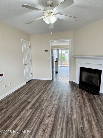 3951 Sterling Pointe Drive Ooo6, Winterville, NC 28590