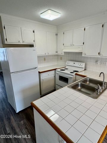 3951 Sterling Pointe Drive Ooo6, Winterville, NC 28590