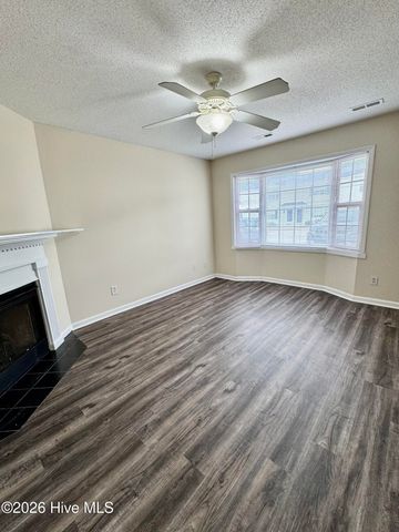 3951 Sterling Pointe Drive Ooo6, Winterville, NC 28590