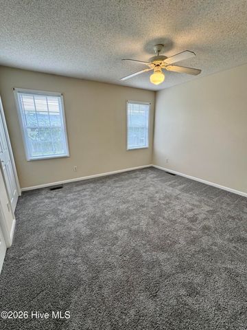 3951 Sterling Pointe Drive Ooo6, Winterville, NC 28590