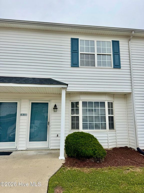 3951 Sterling Pointe Drive Ooo6, Winterville, NC 28590