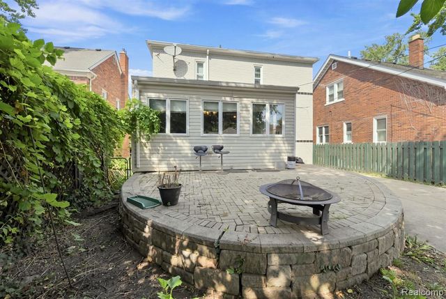 475 Belanger Street, Grosse Pointe Farms, MI 48236