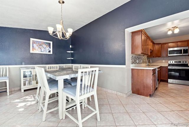 475 Belanger Street, Grosse Pointe Farms, MI 48236
