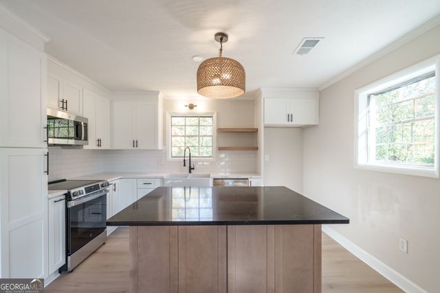 511 Lee Byrd Road, Loganville, GA 30052