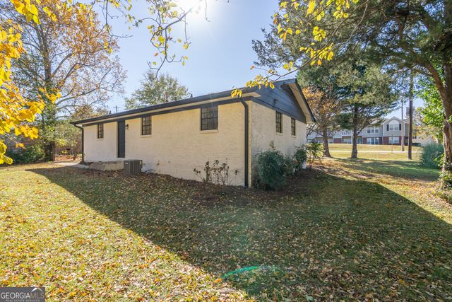 511 Lee Byrd Road, Loganville, GA 30052