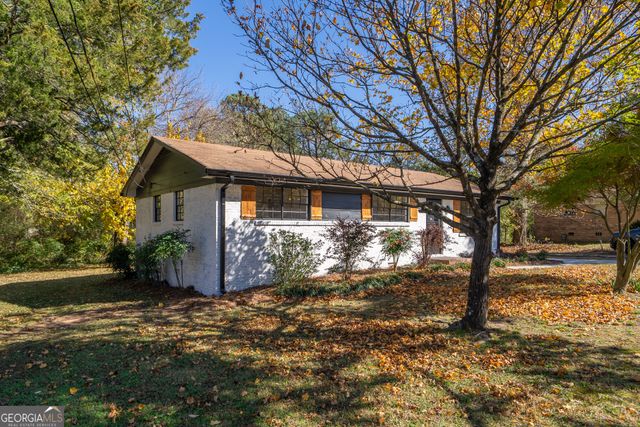 511 Lee Byrd Road, Loganville, GA 30052