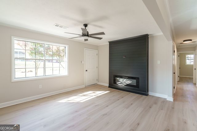 511 Lee Byrd Road, Loganville, GA 30052