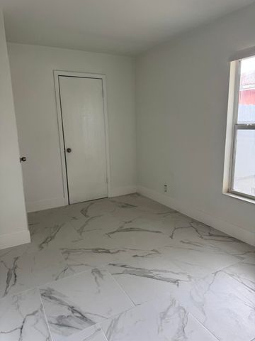 501 SW 83rd Avenue, North Lauderdale, FL 33068