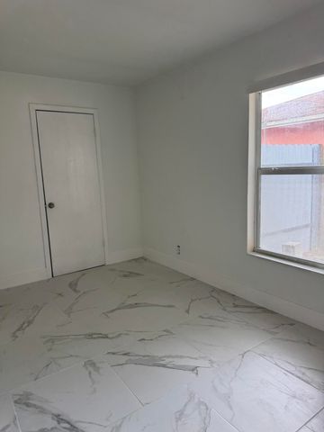 501 SW 83rd Avenue, North Lauderdale, FL 33068