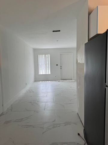 501 SW 83rd Avenue, North Lauderdale, FL 33068
