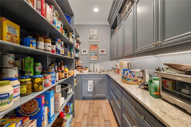 4211 Serrano Court, Bryan, TX 77802