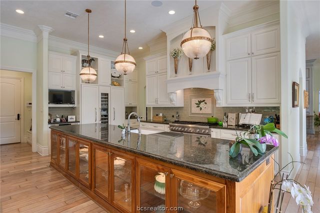 4211 Serrano Court, Bryan, TX 77802