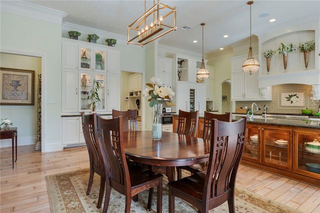 4211 Serrano Court, Bryan, TX 77802