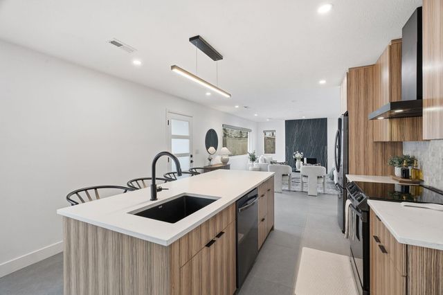 2114 S HATCH St, Spokane, WA 99203