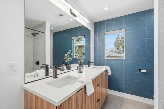 2114 S HATCH St, Spokane, WA 99203