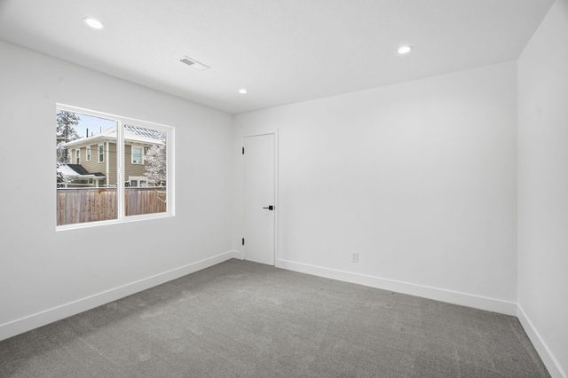 2114 S HATCH St, Spokane, WA 99203