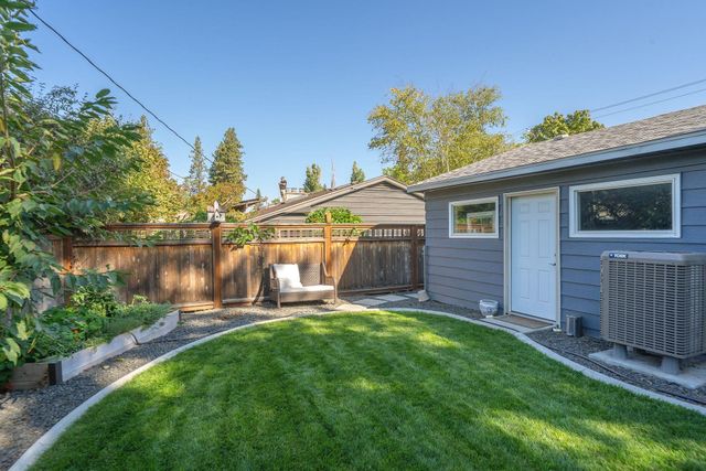 2114 S HATCH St, Spokane, WA 99203