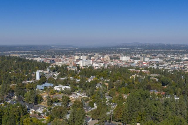 2114 S HATCH St, Spokane, WA 99203