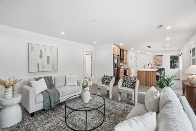 2114 S HATCH St, Spokane, WA 99203