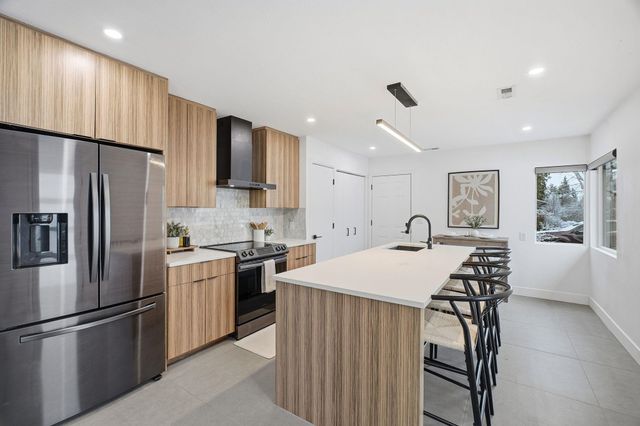 2114 S HATCH St, Spokane, WA 99203