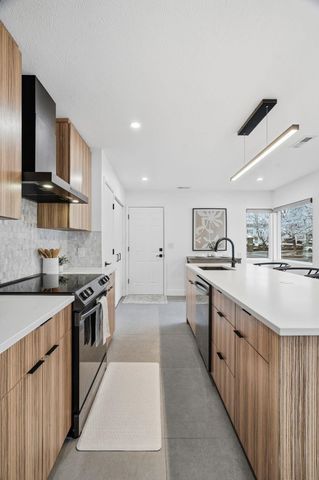 2114 S HATCH St, Spokane, WA 99203