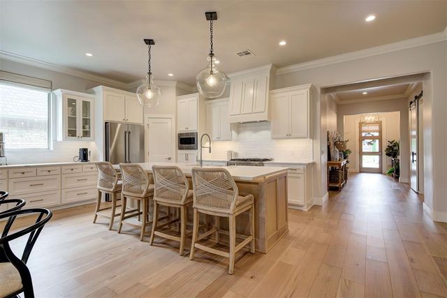 209 Pont De Normandie Court, Edmond, OK 73034