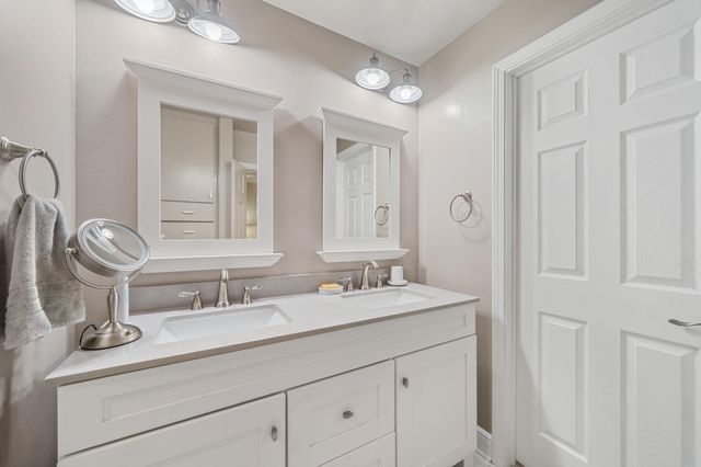 1707 Spyglass DR 110, Austin, TX 78746