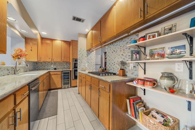 1707 Spyglass DR 110, Austin, TX 78746