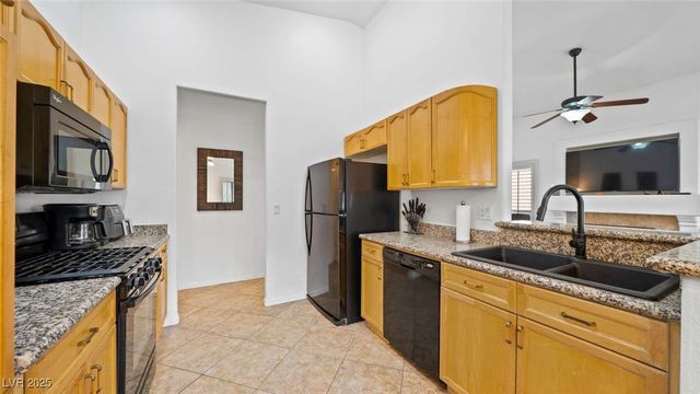 8033 Summer Harvest Avenue, Las Vegas, NV 89129