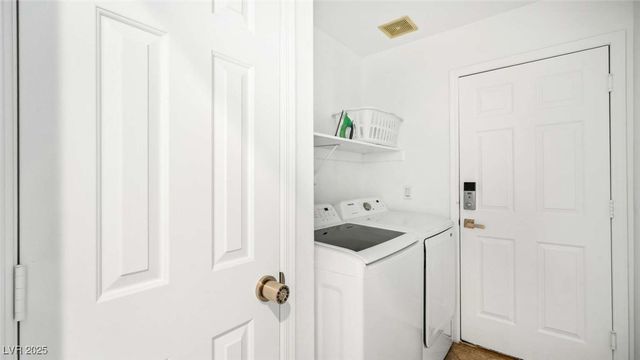 8033 Summer Harvest Avenue, Las Vegas, NV 89129