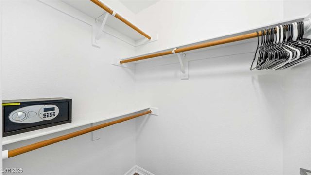 8033 Summer Harvest Avenue, Las Vegas, NV 89129