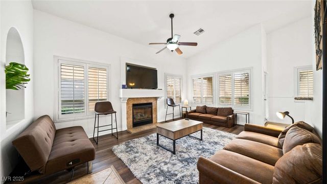 8033 Summer Harvest Avenue, Las Vegas, NV 89129