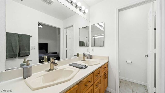 8033 Summer Harvest Avenue, Las Vegas, NV 89129