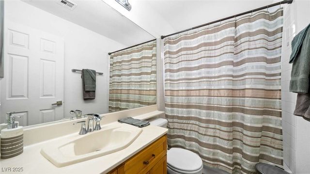 8033 Summer Harvest Avenue, Las Vegas, NV 89129