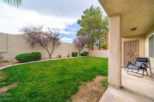 8033 Summer Harvest Avenue, Las Vegas, NV 89129