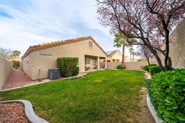 8033 Summer Harvest Avenue, Las Vegas, NV 89129