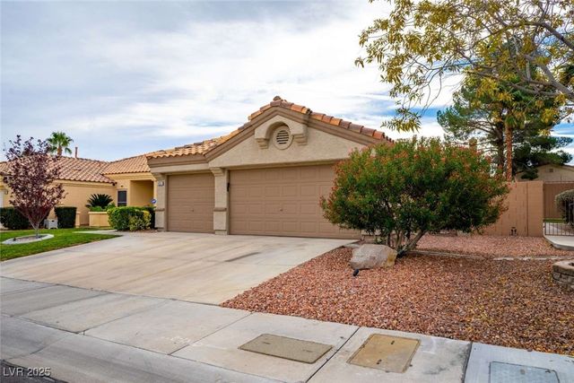 8033 Summer Harvest Avenue, Las Vegas, NV 89129