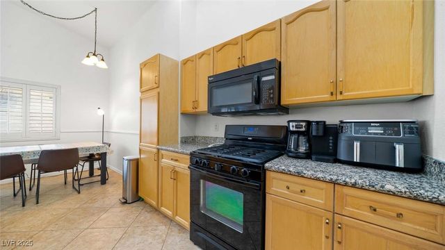 8033 Summer Harvest Avenue, Las Vegas, NV 89129